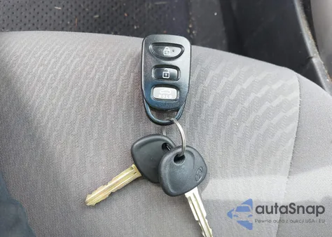 2016 Hyundai Elantra Se from USA, damaged, VIN 5NPDH4AE6GH680611